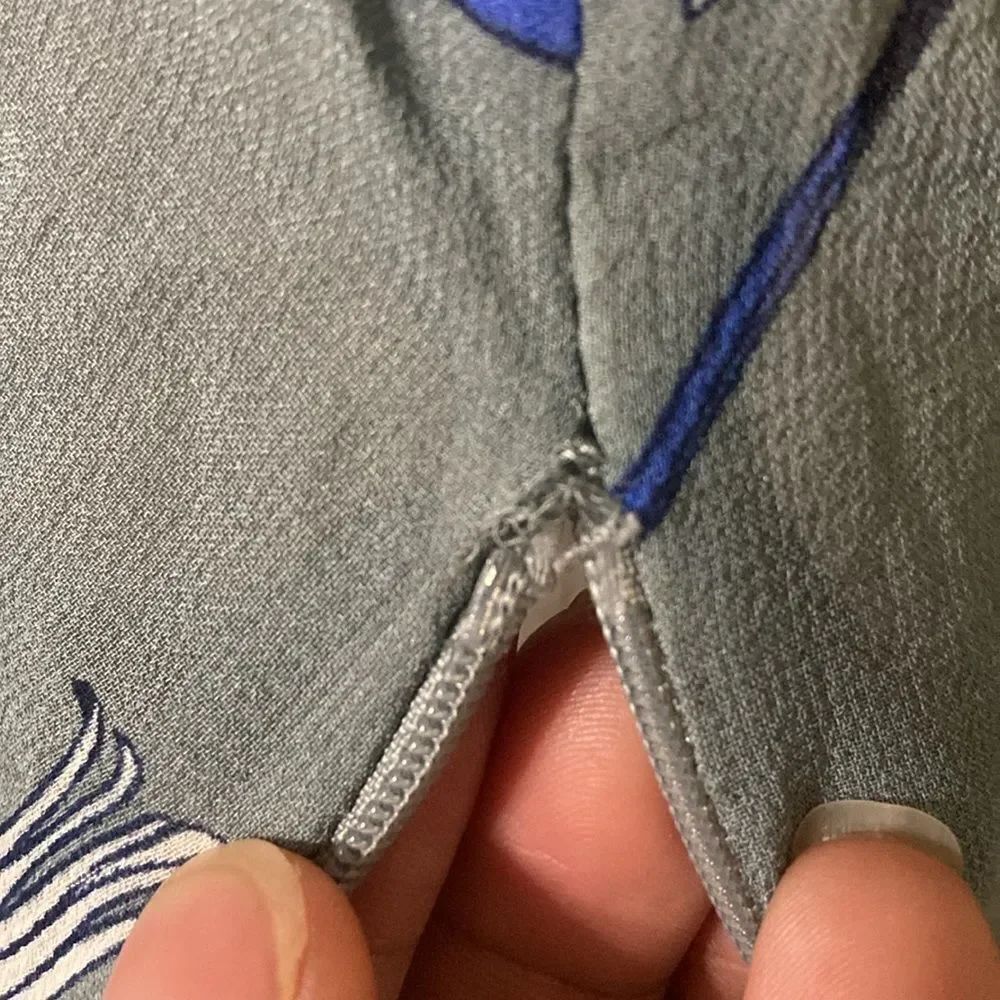3for$20 light blouse - Picture 4 of 4